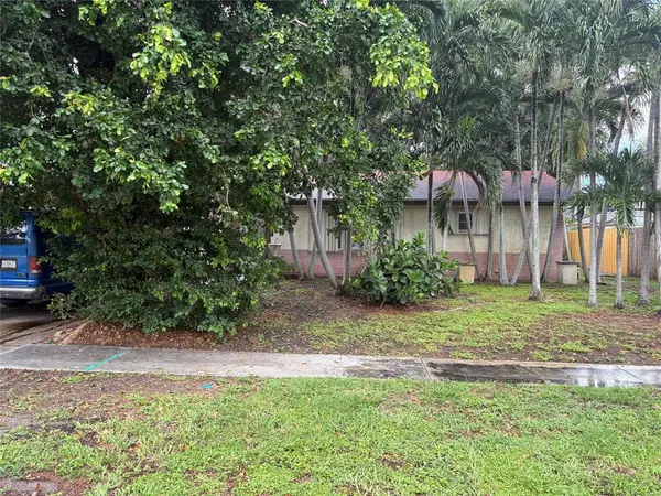 West Palm Beach, FL 33407,2109 Pinehurst Dr