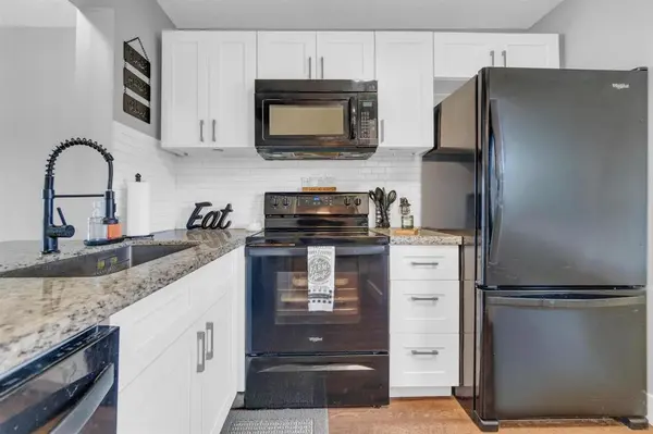 Margate, FL 33063,5501 Lakeside Dr #101