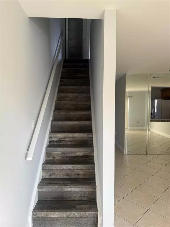 Pembroke Pines, FL 33025,320 E Palm Cir E #320