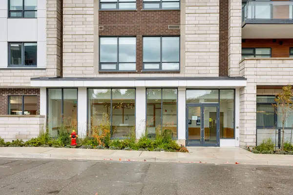 Oakville, ON L6K 2W6,123 Maurice DR #307