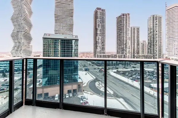 Mississauga, ON L5B 0E1,330 Burnhamthorpe RD W #1402