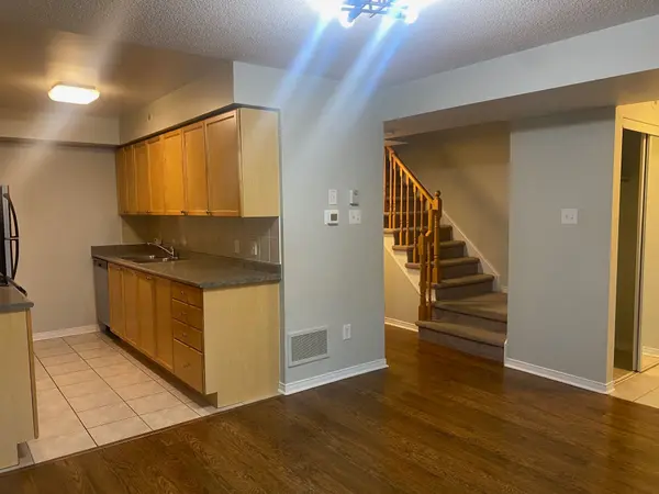 Mississauga, ON L5M 8E4,4975 Southampton DR #274