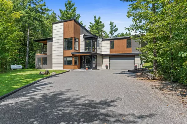 Carp - Huntley Ward, ON K2W 1A8,108 EDITH MARGARET PL