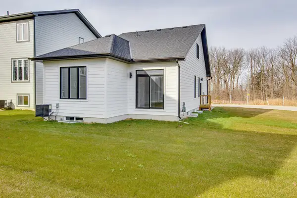 London South, ON N5Z 0B2,134 Julie CRES #Upper