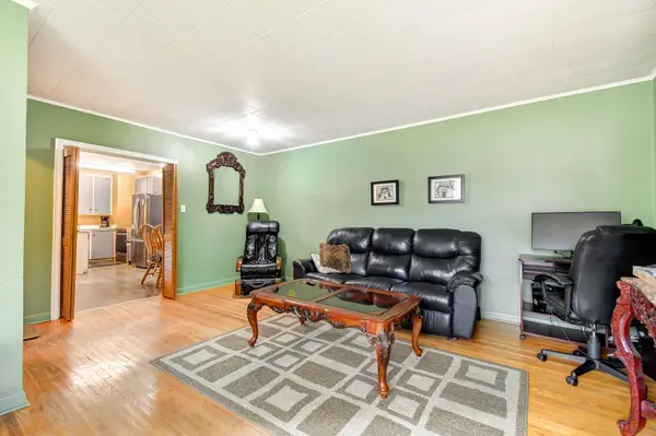 Bancroft, ON K0L 1C0,2 EASTON AVE