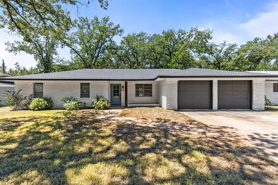 322 S BARBARA, Lacy Lakeview, TX 76705
