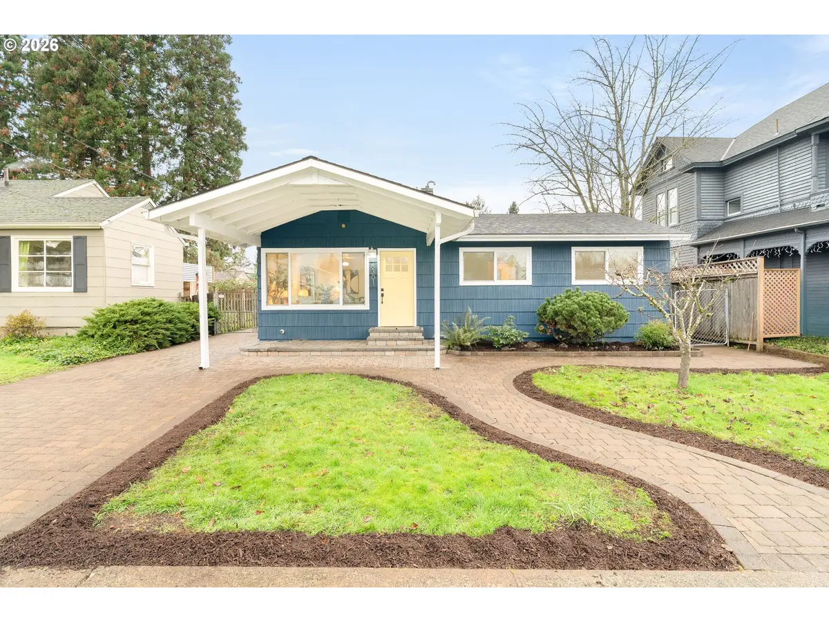 Portland, OR 97203,8301 N HURST AVE