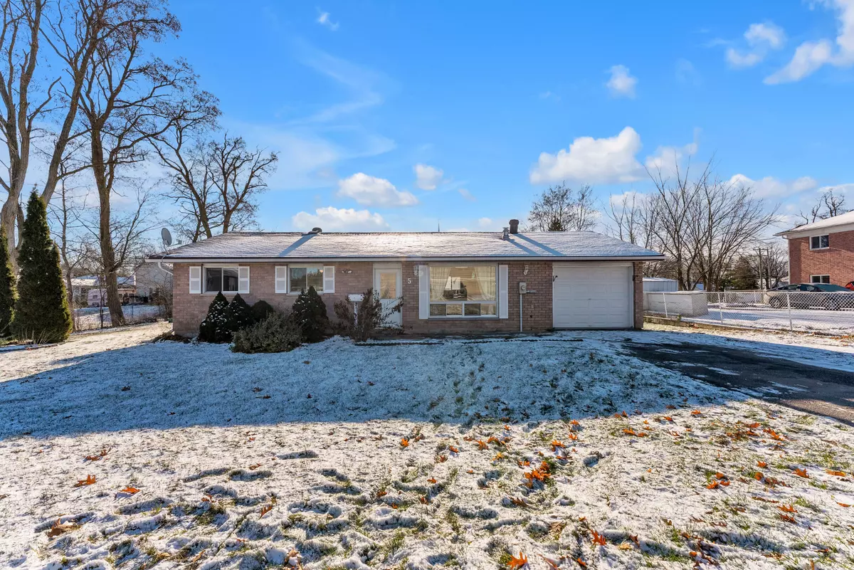 Marmora And Lake, ON K0K 2M0,5 Crawford DR