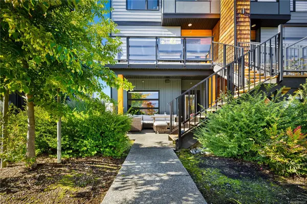 Campbell River, BC V9H 0E5,3016 Alder St S #7