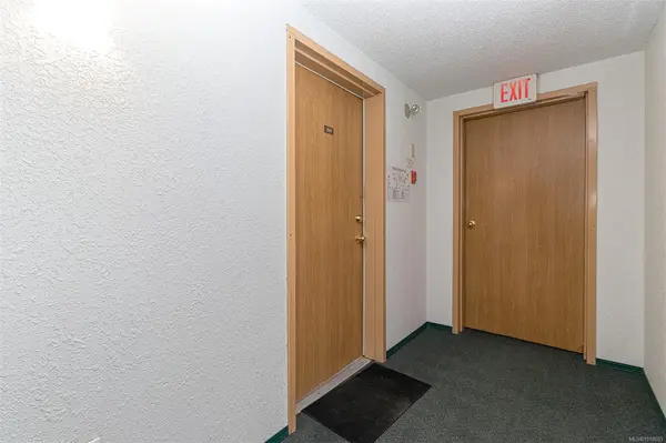 Nanaimo, BC V9T 4S9,4728 Uplands Dr #304