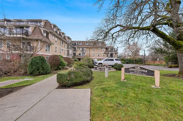 4536 Viewmont Ave #301, Saanich, BC V8Z 5L3