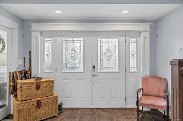 Ladysmith, BC V9G 1A3,401 Neville St #A