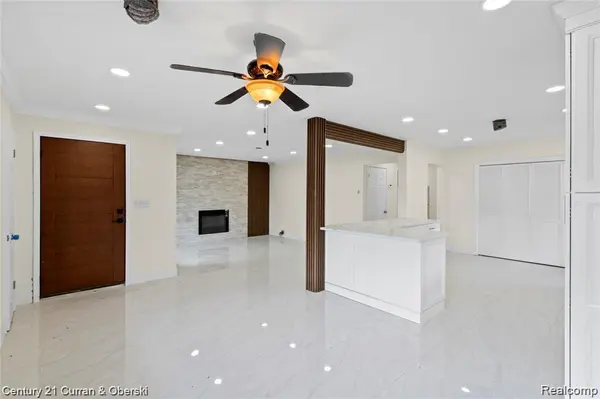 Dearborn Heights, MI 48127,25427 Elon DR