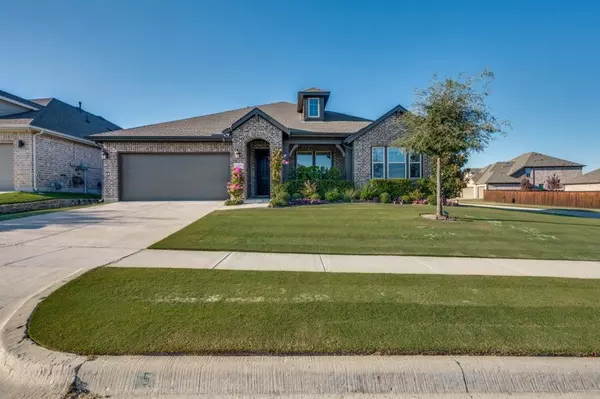 4747 Lake Front Drive, Haltom City, TX 76137