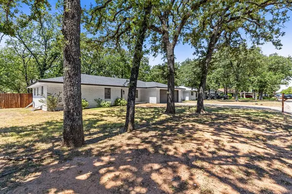 Lacy Lakeview, TX 76705,322 S BARBARA