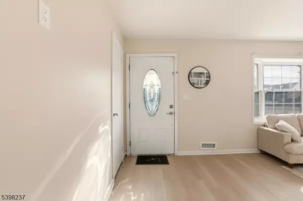 Woodbridge Twp., NJ 07067,24 Frederick Ave