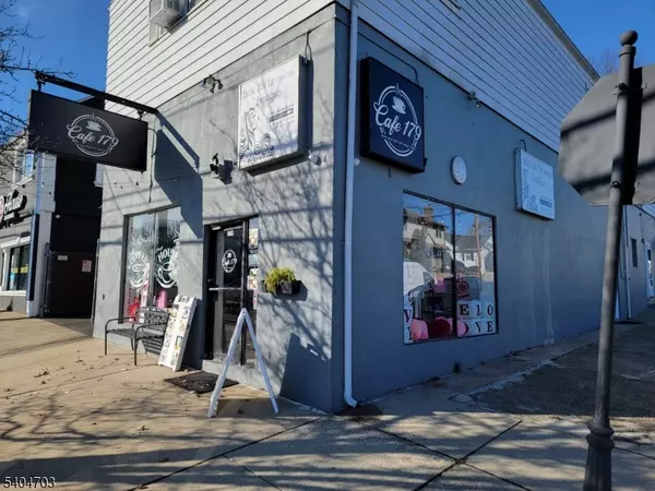 Totowa Boro, NJ 07512,179 Union Blvd