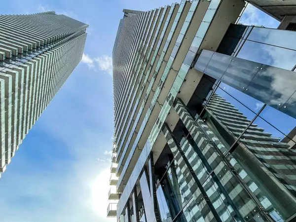 Toronto C01, ON M5S 0A6,65 St. Mary ST #3901