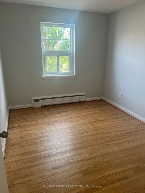 Toronto C06, ON M3H 4N9,251 Pannahill RD #2