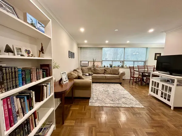 6 MEADOWBROOK RD, Toronto C04, ON M6B 2S4