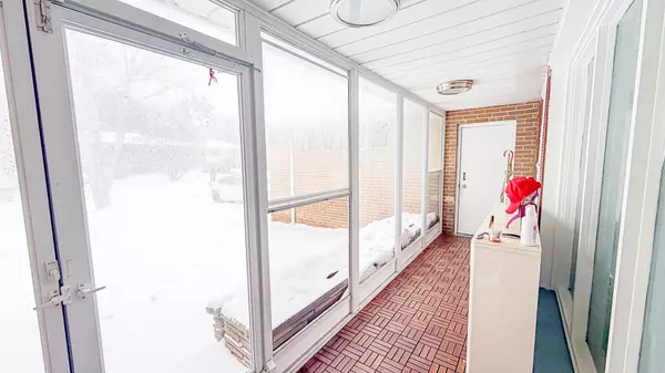 Toronto C15, ON M2J 2N8,61 Alamosa DR