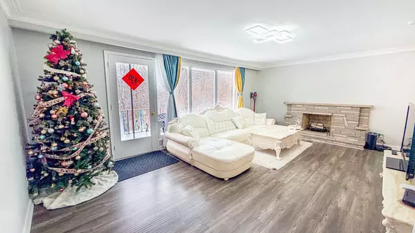 Toronto C15, ON M2J 2N8,61 Alamosa DR