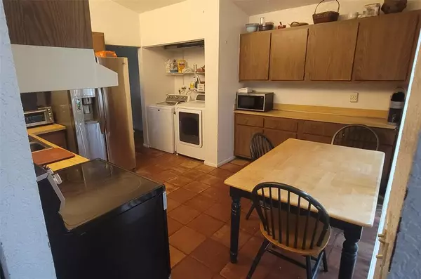 Davie, FL 33328,8644 Bridle Path Ct #200