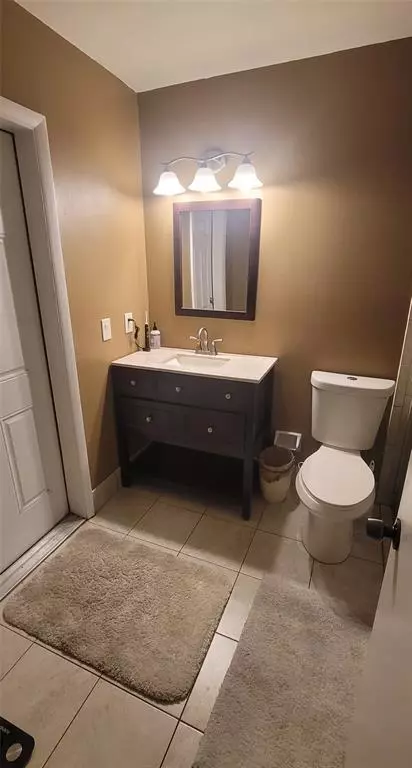 Davie, FL 33328,8644 Bridle Path Ct #200