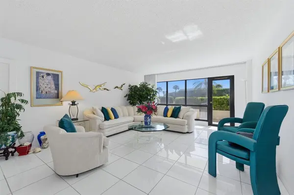 Lauderdale By The Sea, FL 33308,4900 N Ocean Blvd #303