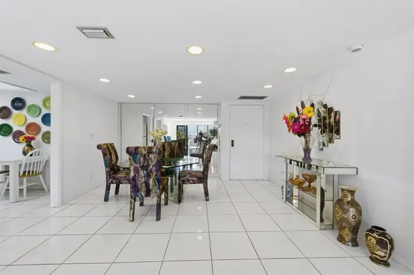 Lauderdale By The Sea, FL 33308,4900 N Ocean Blvd #303