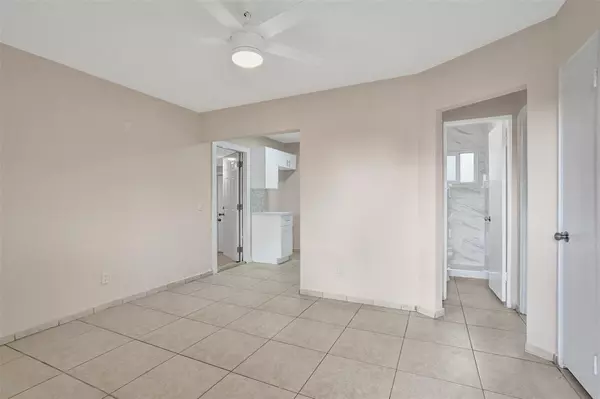 Hollywood, FL 33021,5903 Mckinley St