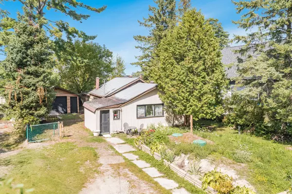 Tay, ON L0K 1R0,16 Waterside DR