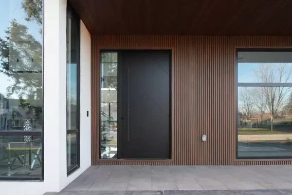 Oakville, ON L6L 3V1,468 Saville CRES