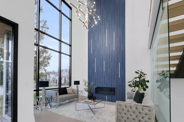 Oakville, ON L6L 3V1,468 Saville CRES