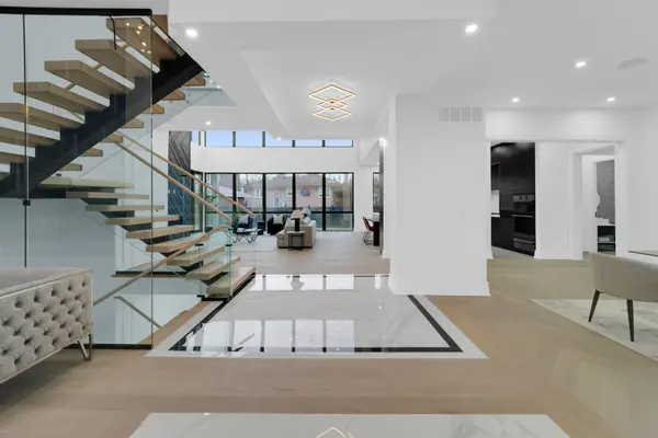 Oakville, ON L6L 3V1,468 Saville CRES