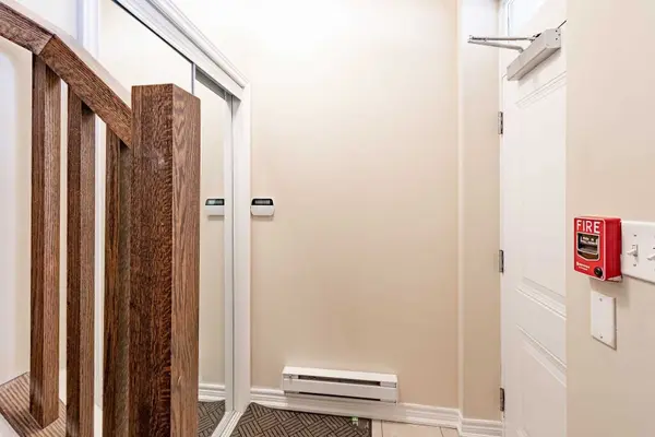 Burlington, ON L7T 2C8,362 Plains RD E #8