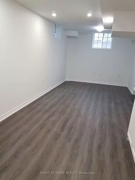 Milton, ON L9T 8L8,572 Murray Meadows PL #- Lower,