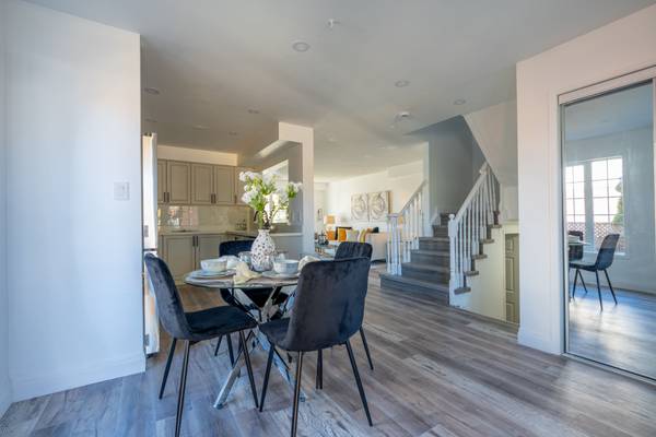 Milton, ON L9T 5N9,136 Manley LN