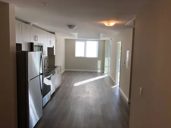 Kitchener, ON N2G 2B3,108 Garment ST #413