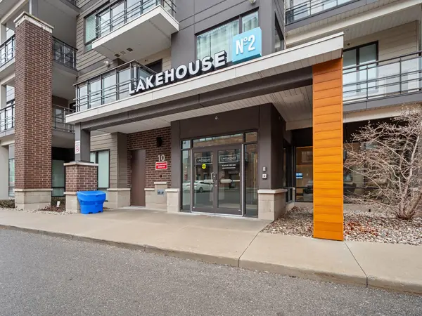 Grimsby, ON L3M 0H1,10 Esplanade LN #218