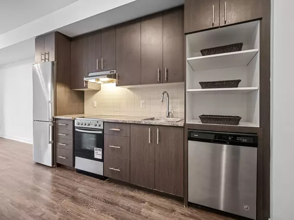 Grimsby, ON L3M 0H1,10 Esplanade LN #218