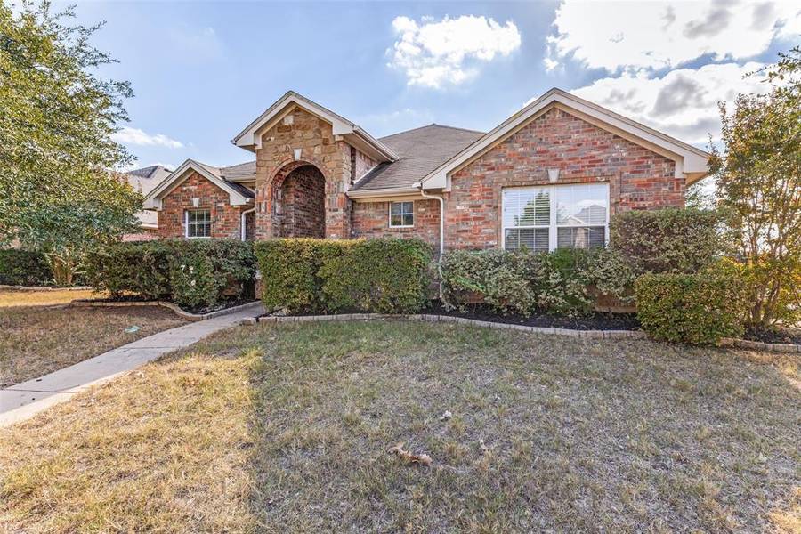 300 Lottie Lane, Saginaw, TX 76179