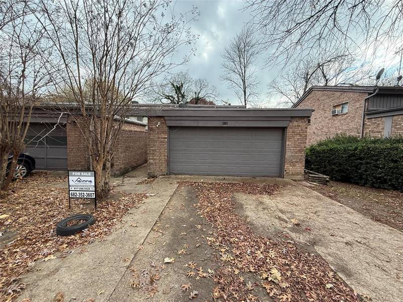 818 Clarissa Place, Garland, TX 75040