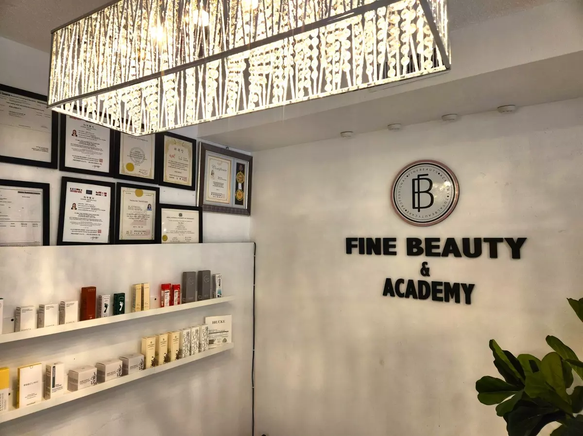 Toronto C07, ON M2M 3V9,6006A Yonge ST