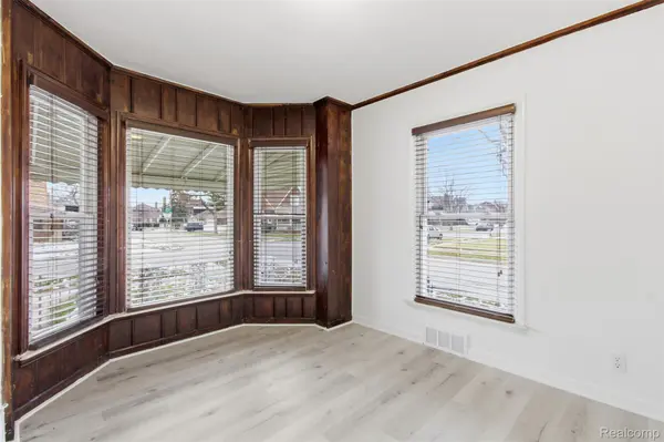 Dearborn, MI 48126,7758 Reuter ST