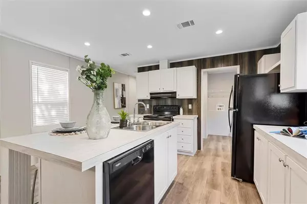 Granbury, TX 76048,2610 Pinoak Street