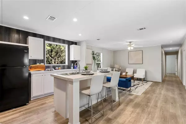 Granbury, TX 76048,2610 Pinoak Street