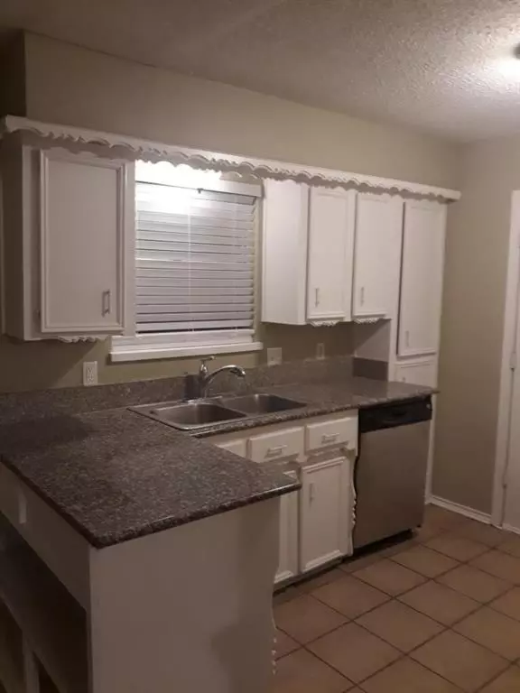 Lake Dallas, TX 75065,5410 Kings Manor Drive