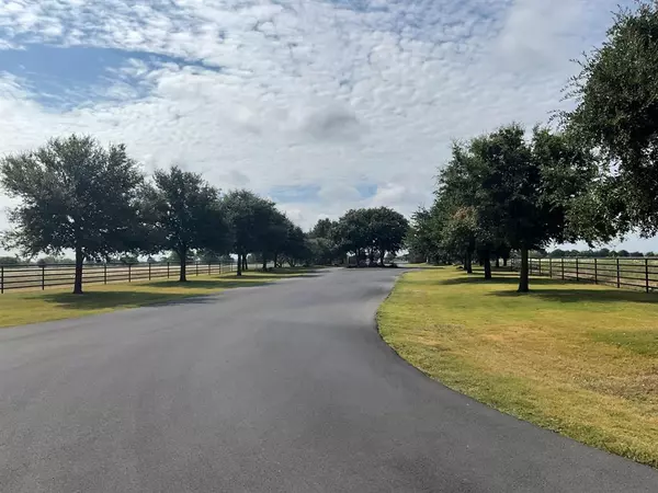 12700 W Rocky Creek Road, Crowley, TX 76036