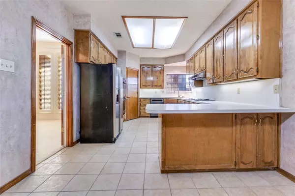 Garland, TX 75044,2122 Rolling Oak Lane